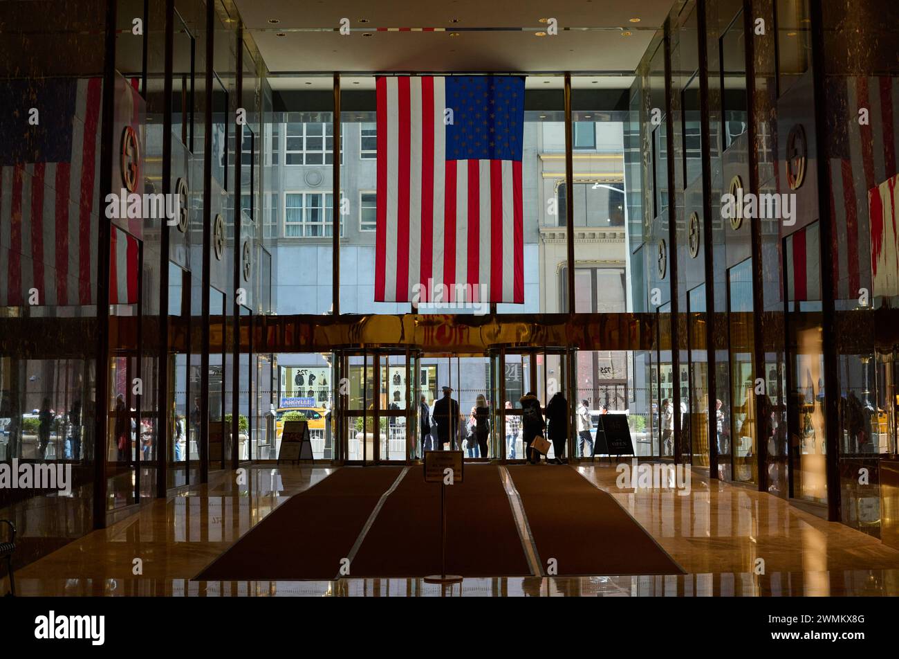 New York, New York, États-Unis. 26 février 2024. Le hall de la Trump Tower au 725 5e Avenue. (Crédit image : © Edna Leshowitz/ZUMA Press Wire) USAGE ÉDITORIAL SEULEMENT! Non destiné à UN USAGE commercial ! Banque D'Images