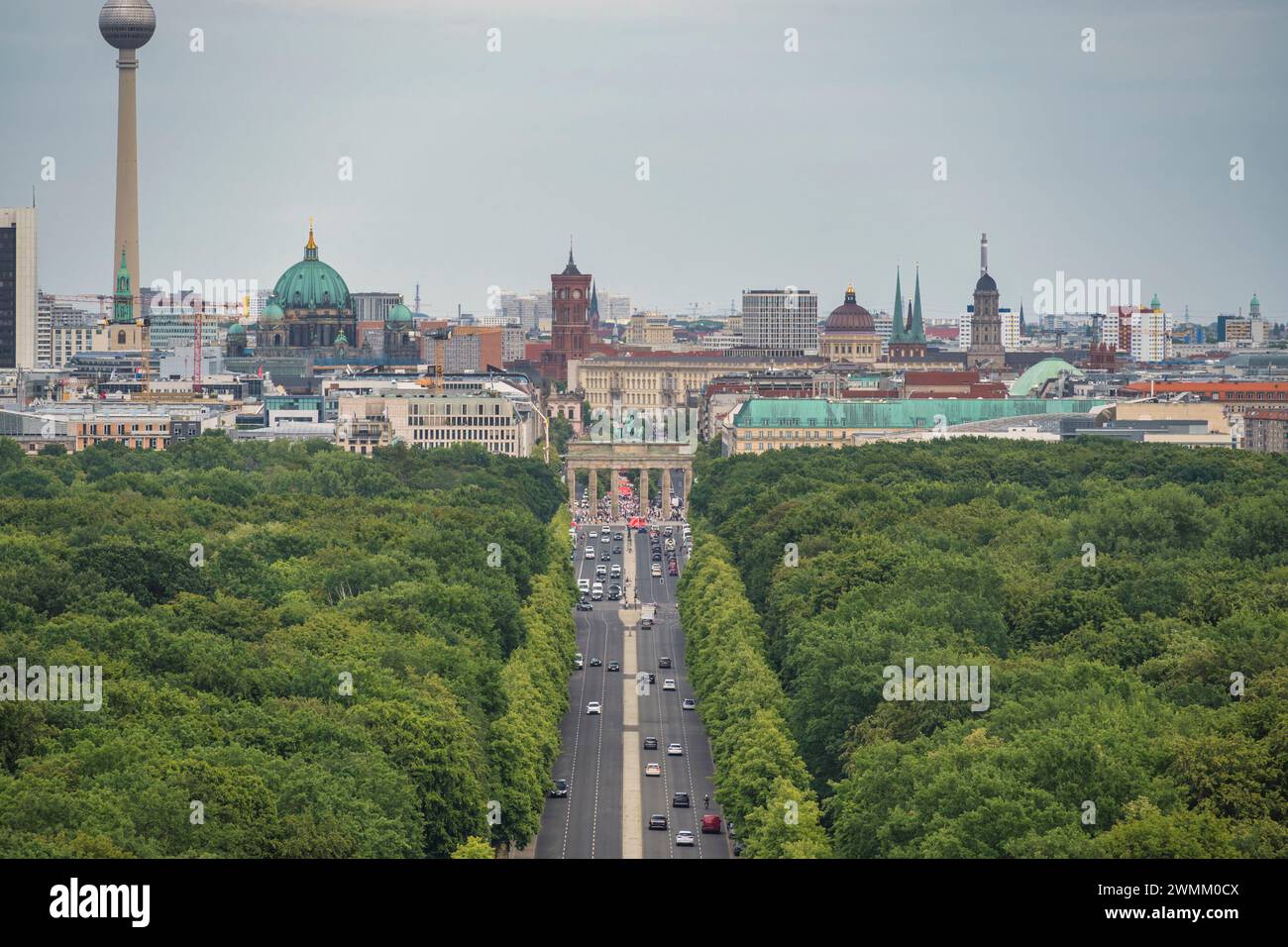 Berlin Allemagne, vue panoramique sur les gratte-ciel de la ville à la porte de Brandebourg et Tier Garden Banque D'Images