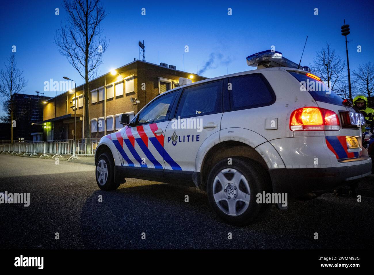 AMSTERDAM - sécurité au tribunal extra-sécurisé, avant le verdict dans l'affaire pénale Marengo. Au total, dix-sept suspects sont jugés. Une condamnation à perpétuité a été exigée contre le principal suspect Ridouan Taghi et cinq autres suspects. ANP ROBIN UTRECHT pays-bas Out - belgique Out Banque D'Images