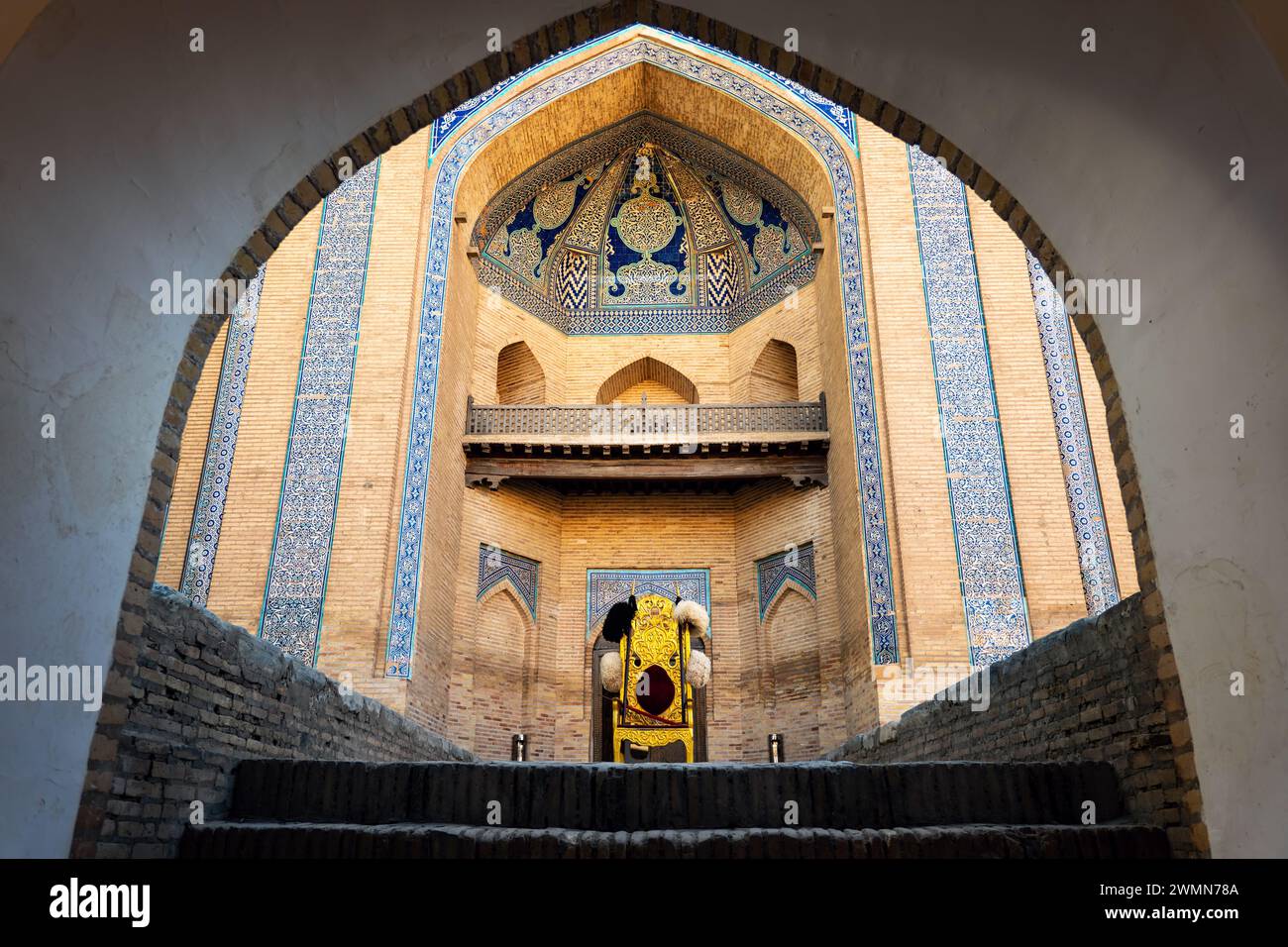 Salle du trône trône. Itchan Kala (Khiva Ichon Qala) patrimoine mondial de l'UNESCO, Khiva, Ouzbékistan. Banque D'Images