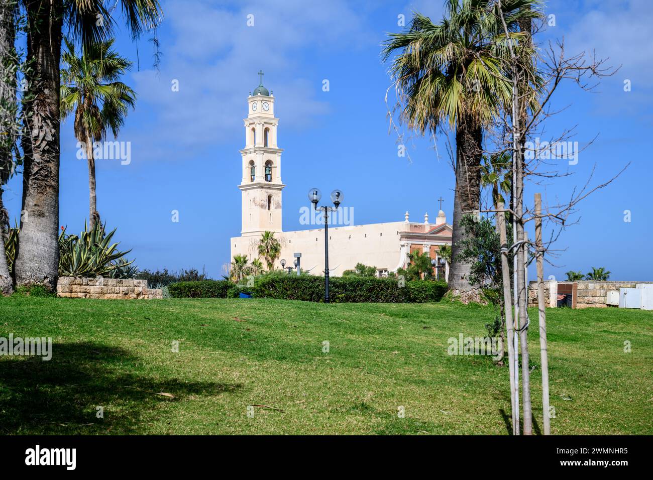 Église Saint-Pierre et monastère à Kikar Kdumim (place Kdumim) centre de la vieille Jaffa, Israël Banque D'Images