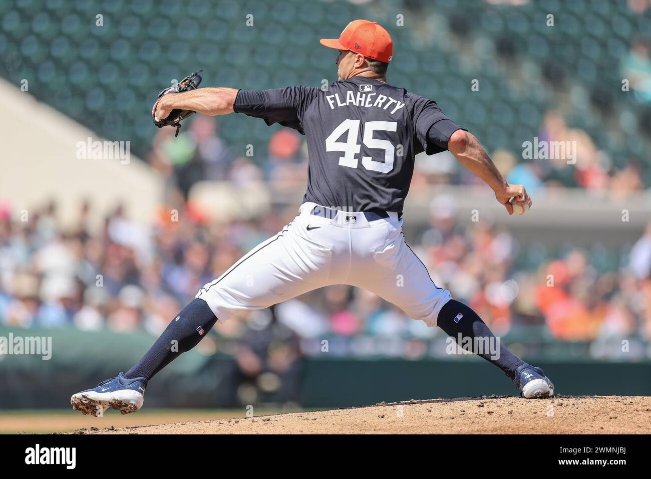 Lakeland FL USA ; lanceur débutant des Tigers de Détroit Jack Flaherty (45) livre un terrain lors d'un match d'entraînement de printemps de la MLB contre les Astros de Houston on Banque D'Images