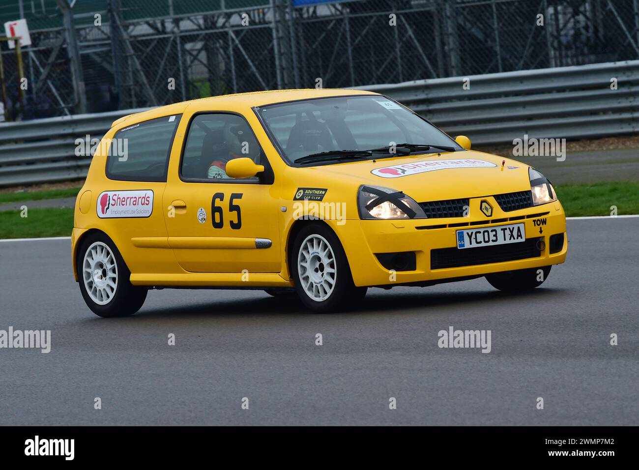 Harry Sherrard, Renault Clio Cup 172, première sortie en 1952 le Pomeroy Trophy présente des voitures de toutes époques et de tous types, c’est le Vintage Sports car Club, V. Banque D'Images