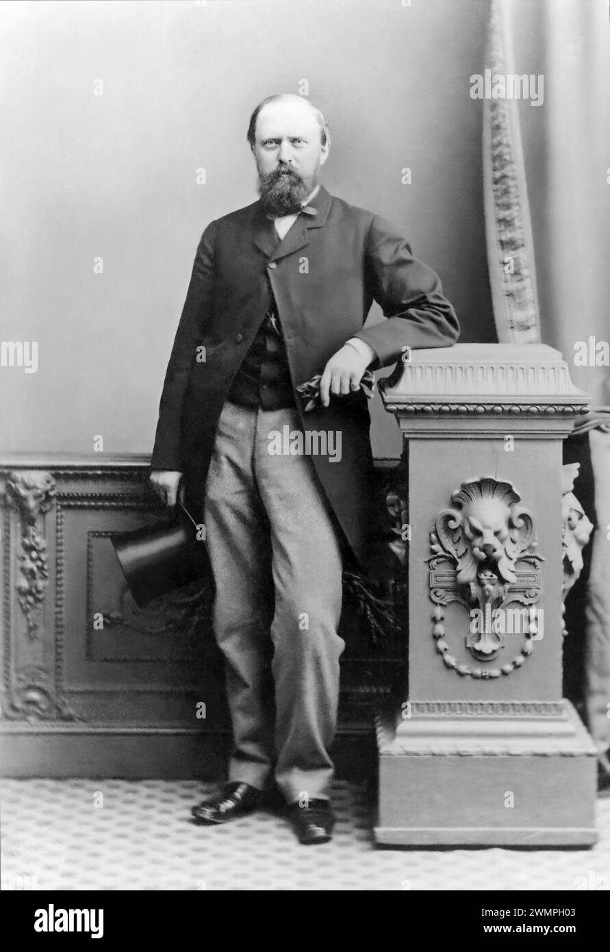 Othniel Charles Marsh (1831-1899), professeur américain de paléontologie au Yale College et président de la National Academy of Sciences. Marsh, qui a découvert 80 nouvelles espèces de dinosaures, a concouru avec Edward Drinker Cope, un paléontologue des années 1870 aux années 1890, dans une période d'expéditions frénésées en Amérique de l'Ouest connue sous le nom de « Bone Wars ». Banque D'Images