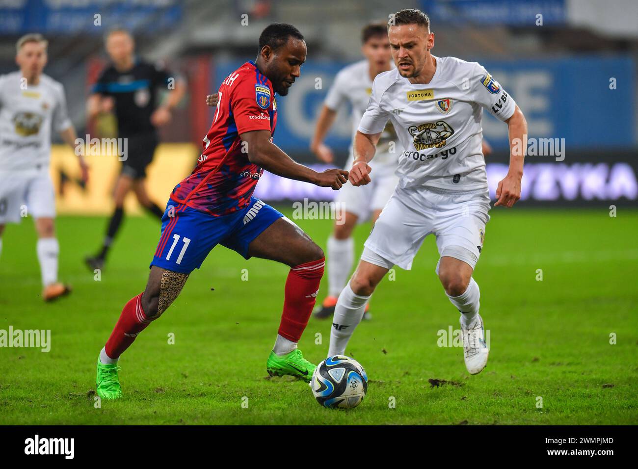 2024.02.27 Gliwice Pilka nozna Fortuna Puchar Polski 1/4 Finalu Sezon 2023/2024 Piast Gliwice - Rakow Czestochowa N/z John Yeboah, Tomas Huk Foto Marcin Bulanda / PressFocus 2024.02.27 Gliwice Football Polish Cup Quater finals League saison 2023/2024 Piast Gliwice - Rakow Czestochowa John Yeboah, Tomas Huk crédit : Marcin Bulanda / PressFocus Banque D'Images