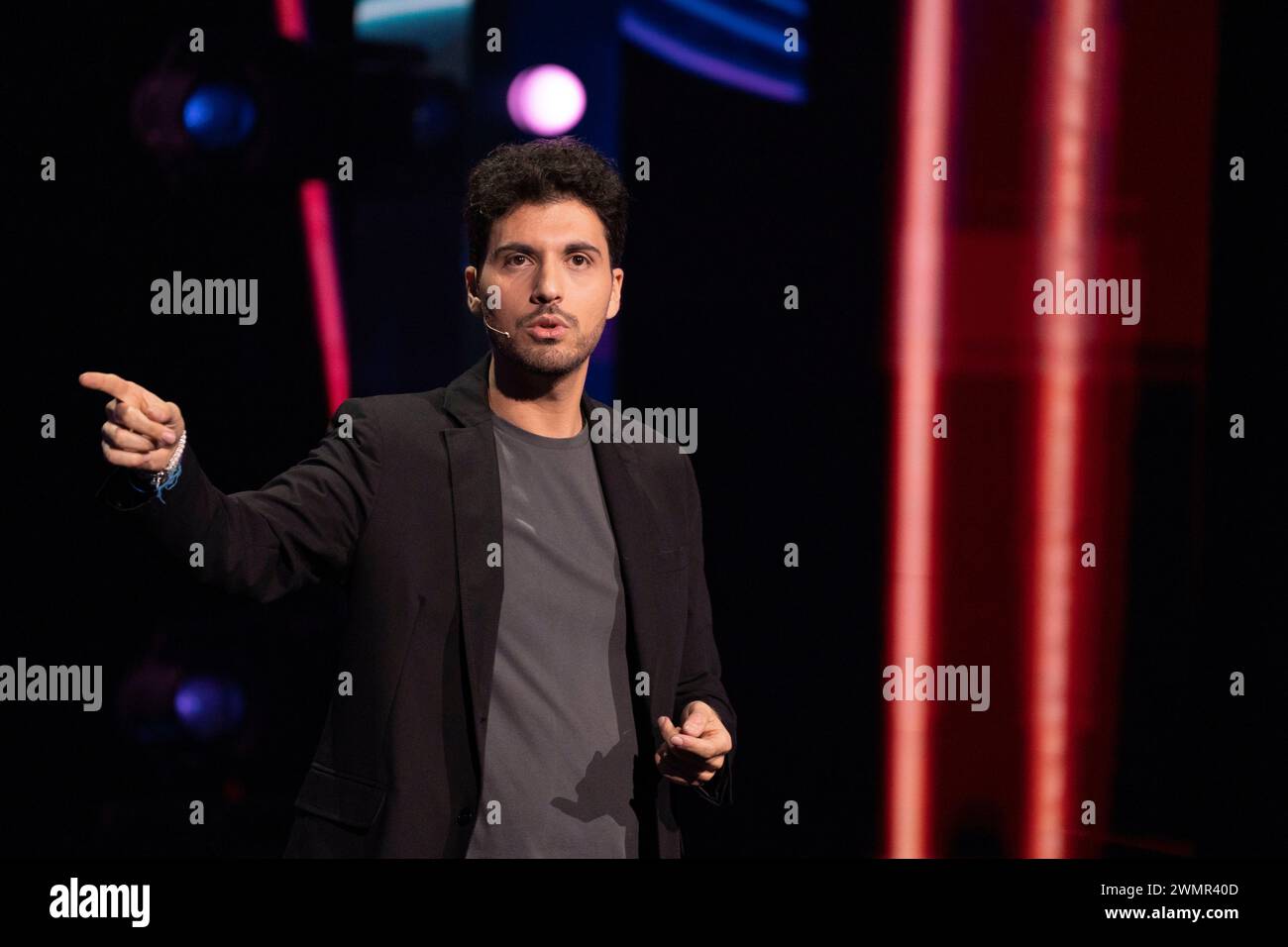 Vincenzo Comunale a pris la parole au célèbre spectacle comique "Mad in Italy" à l'auditorium RAI de Naples. Banque D'Images