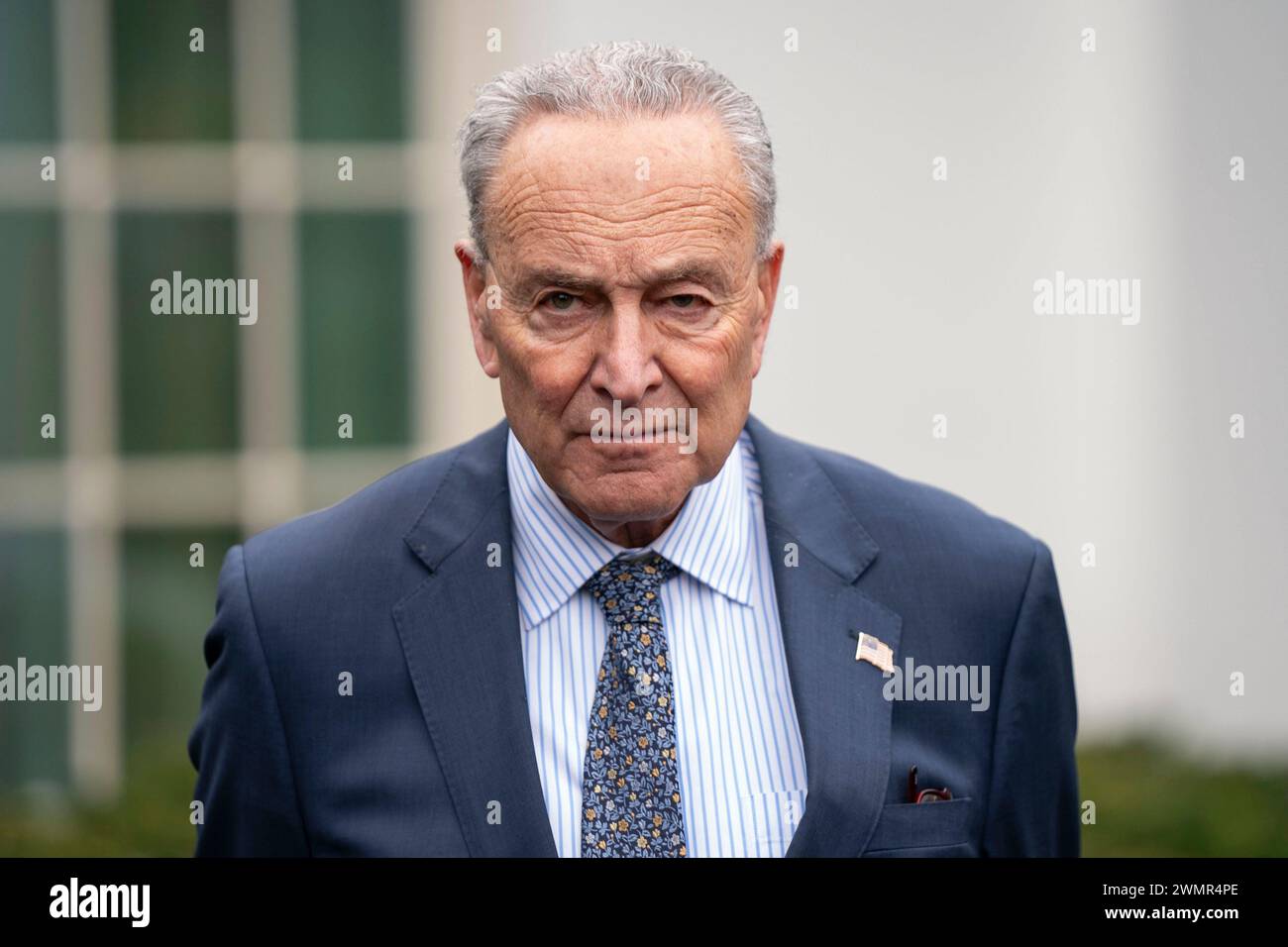 Washington, États-Unis. 27 février 2024. Le leader de la majorité au Sénat Chuck Schumer, d-NY, parle à la presse après une rencontre avec le président Joe Biden, le vice-président Kamala Harris, le leader de la minorité à la Chambre Hakeem Jeffries, d-NY, le président de la Chambre Mike Johnson, R-LA, et le chef de la minorité sénatoriale Mitch McConnell, R-KY, dans le bureau ovale de la Maison Blanche à Washington, DC le mardi 27 février 2024. Photo de Bonnie Cash/UPI crédit : UPI/Alamy Live News Banque D'Images