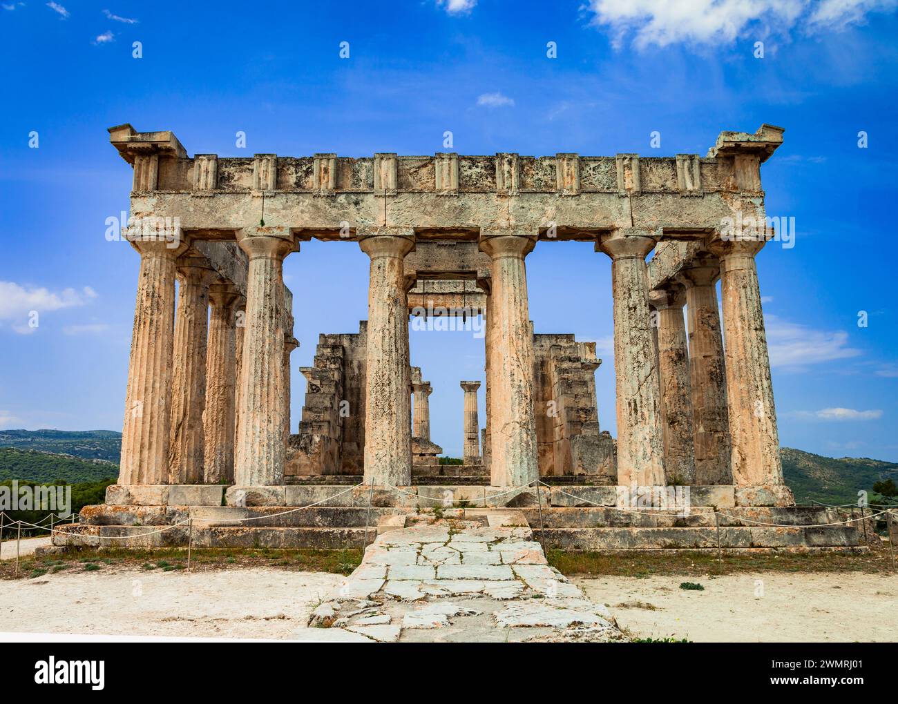 Grèce voyages et monuments . Temple antique d'Orfeas dans l'île d'Egine, le prototipe de l'Acropole. Saronics Golfe Banque D'Images
