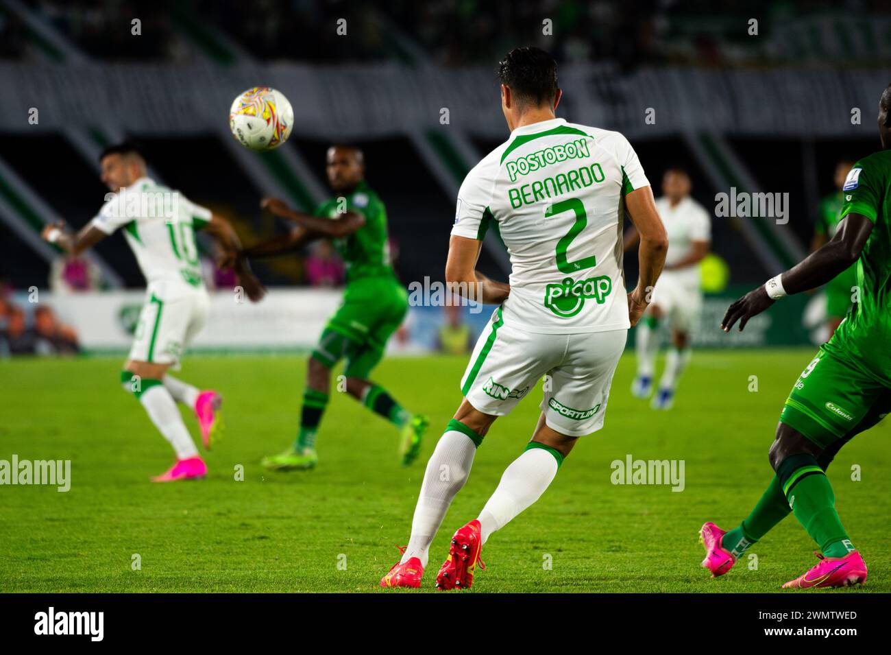 Bogota, Colombie. 25 février 2024. Atletico Nacional Bernardo Espinosa lors du match BetPlay Dimayor Leagua entre Equidad (2) et Nacional (0) à Bogota, stade colombien El Campin, le 25 février 2024. Photo par : Sebastian Barros/long Visual Press crédit : long Visual Press/Alamy Live News Banque D'Images