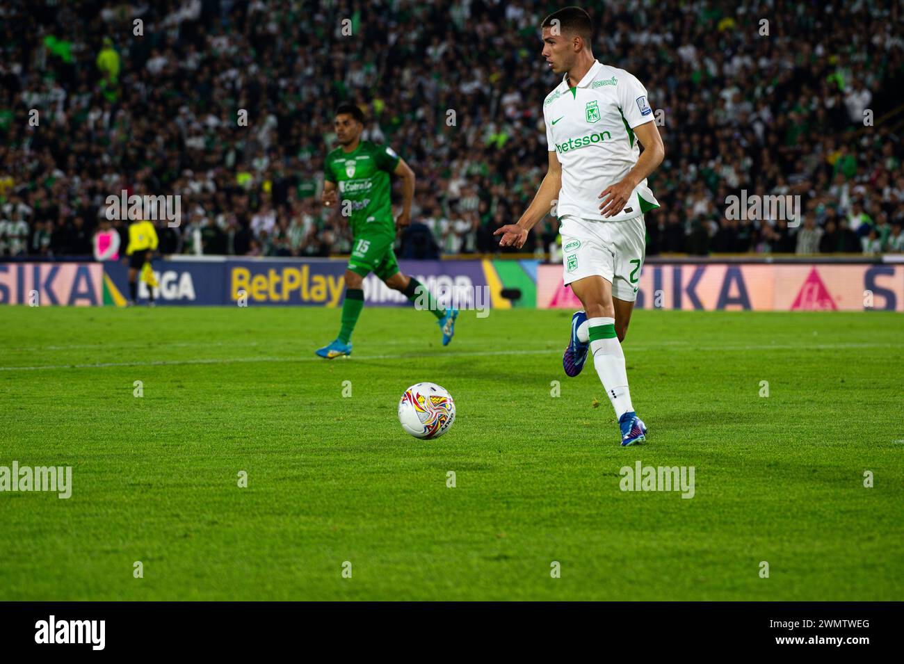 Bogota, Colombie. 25 février 2024. Atletico Nacional Simon Garcia Valero lors du match BetPlay Dimayor Leagua entre Equidad (2) et Nacional (0) à Bogota, au stade El Campin en Colombie, le 25 février 2024. Photo par : Sebastian Barros/long Visual Press crédit : long Visual Press/Alamy Live News Banque D'Images