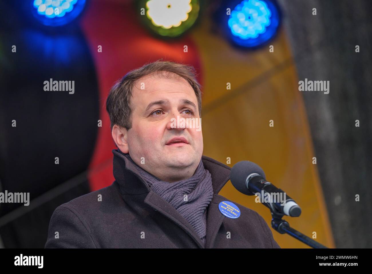 24.02.2004, AM 24. Février 2024 jŠhrt sich der Angriffskrieg Russlands gegen die Ukraine zum zweiten mal. Der Deutsch-Ukrainische Verein Blau-Gelbes K Banque D'Images