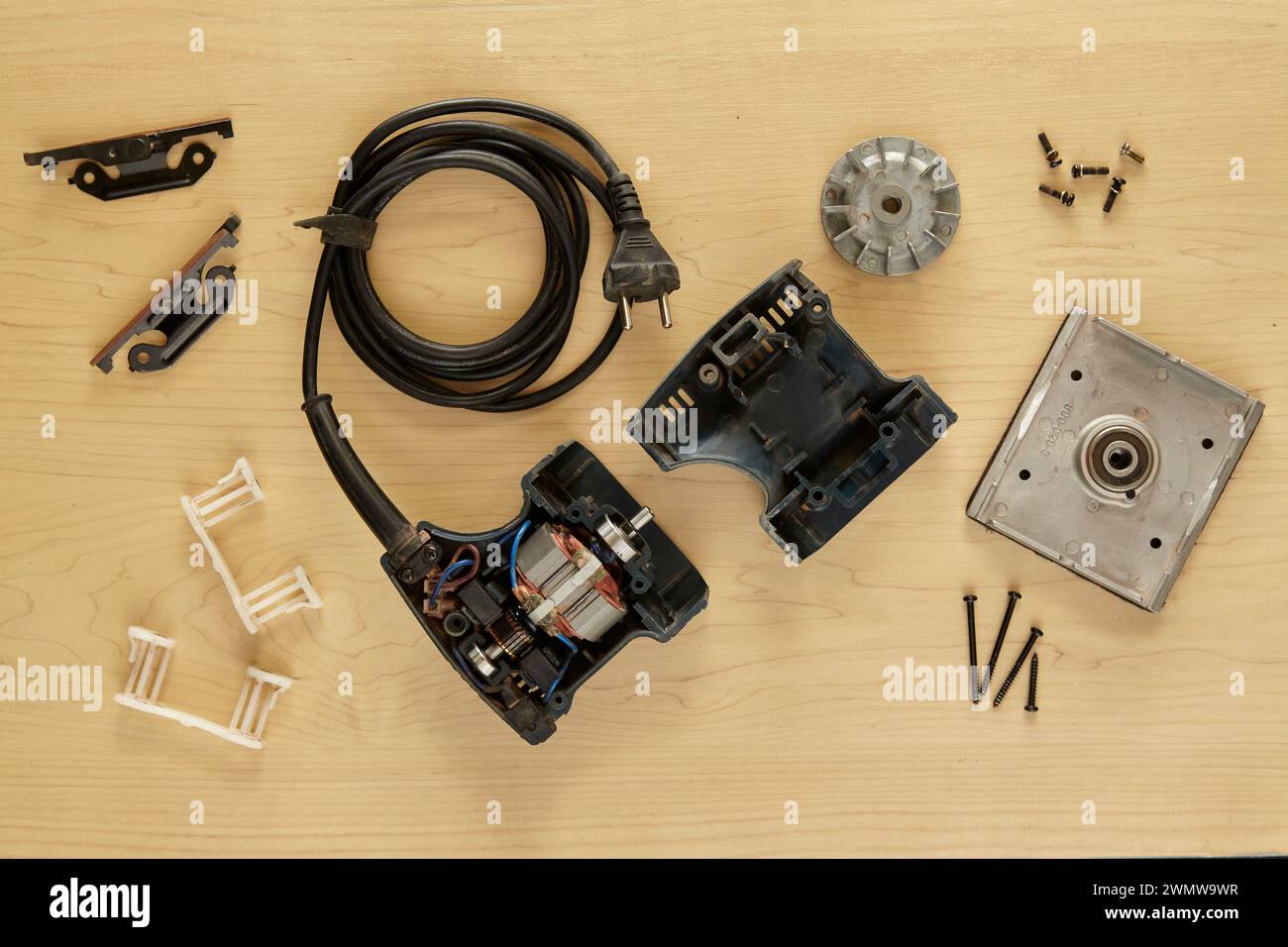 ponceuse en cours de démontage pour réparation Banque D'Images