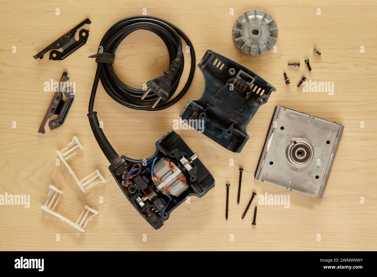 ponceuse en cours de démontage pour réparation Banque D'Images