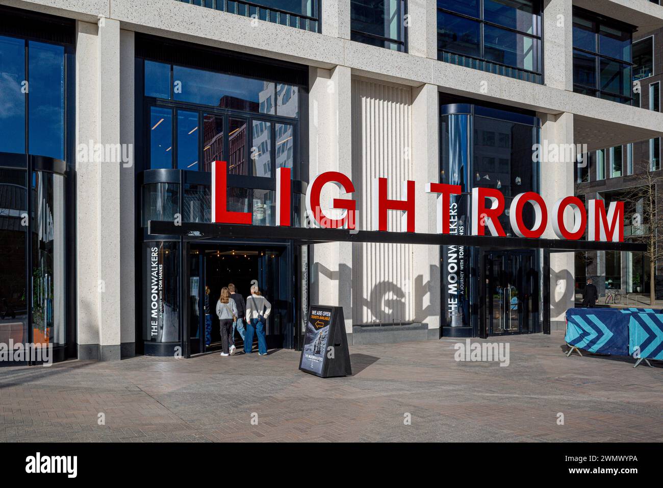 Lightroom Londres. Lightroom Art Space, Lightroom Art Gallery est un grand espace artistique immersif situé près de Kings Cross, dans le centre de Londres. Ouvert en 2023. Banque D'Images