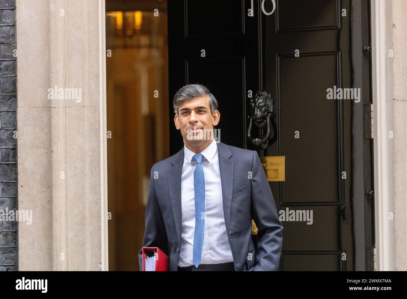 Londres, Royaume-Uni. 28 février 2024. Rishi Sunak, premier ministre, quitte le 10 Downing Street pour le crédit de PMQ : Ian Davidson/Alamy Live News Banque D'Images