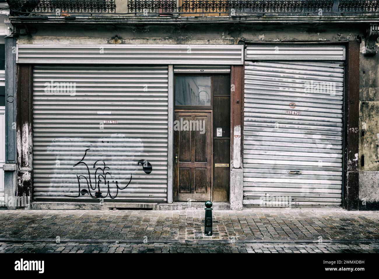 Ancien magasin, fermé, fermé, fermé, magasin, magasin, affaires, porte, porte de magasin, dilapidated, abandonné, en faillite, insolvable, crise, crise immobilière Banque D'Images