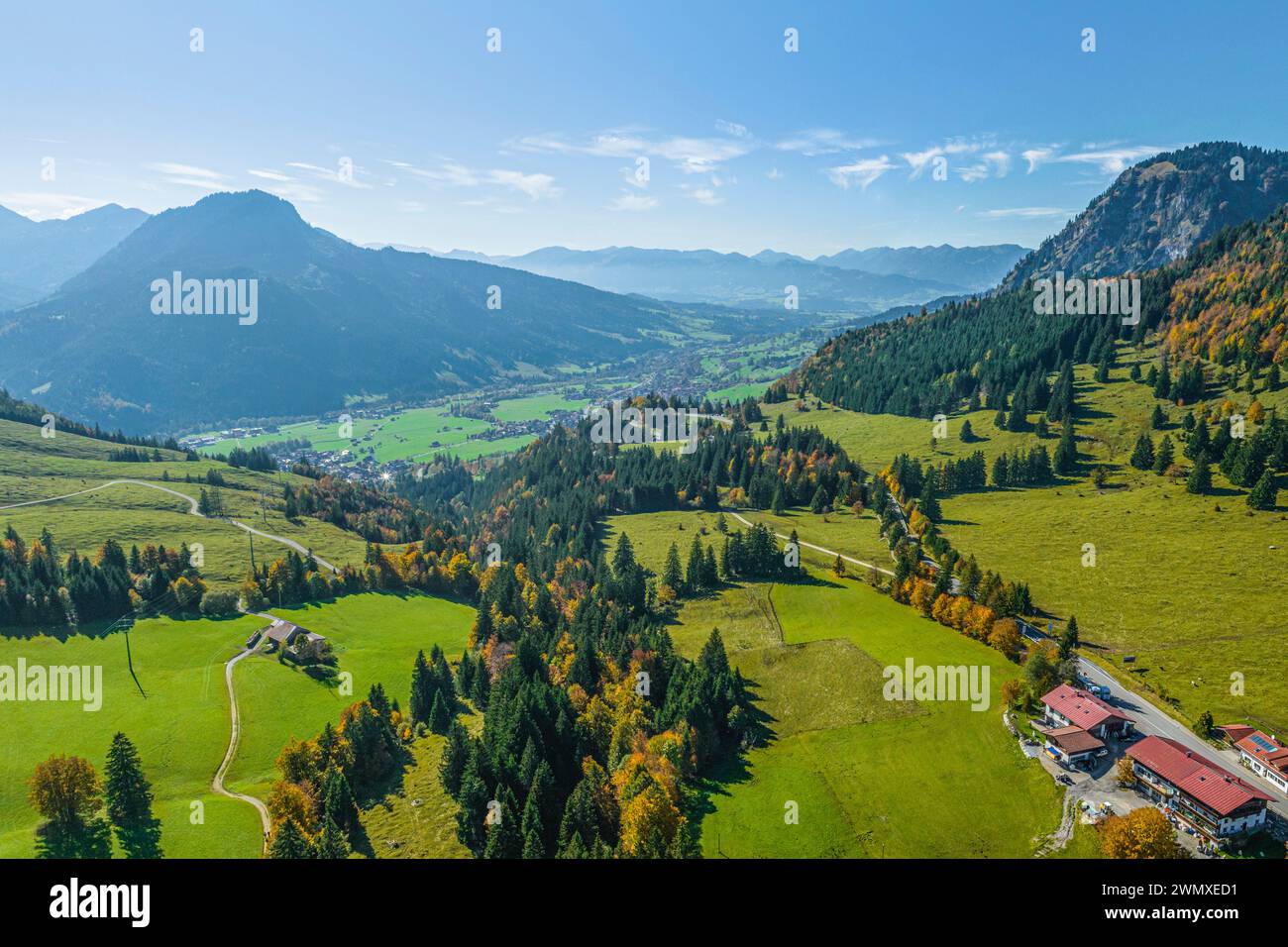 Octobre doré à Oberjoch près de Bad Hindelang dans le Allgäu sur la route des Alpes allemandes Banque D'Images