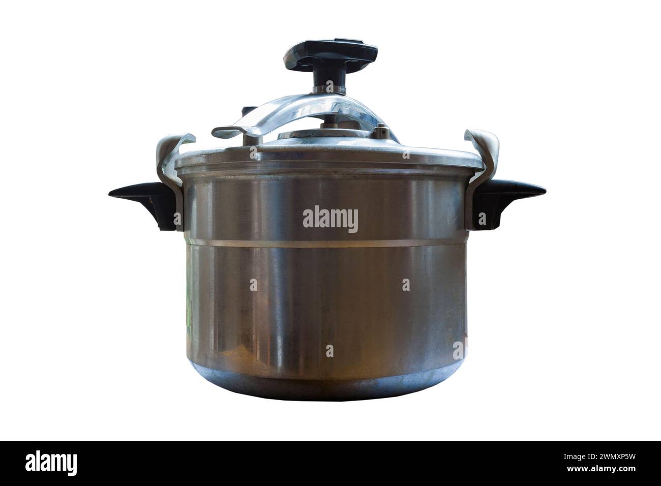 Cuiseur à pression Tefal vintage découpé isolé sur fond blanc - un récipient scellé pour la cuisson des aliments avec l'utilisation de vapeur et d'eau à haute pression Banque D'Images