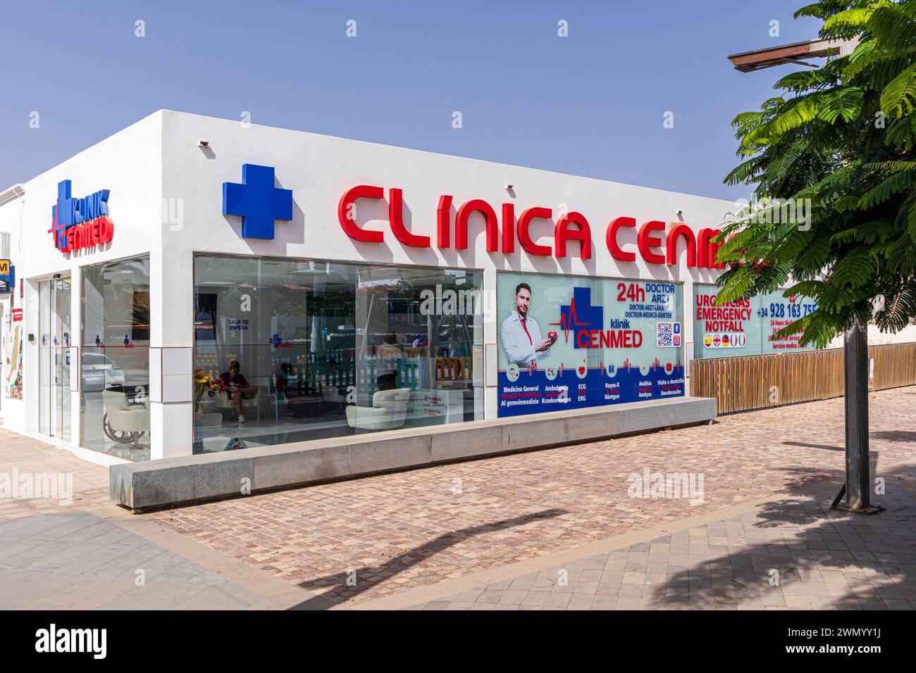 Le centre médical Klinik Cenmed Doctor Arzt à Caleta de Fuste sur l'île Canaries de Fuerteventura, Espagne Banque D'Images