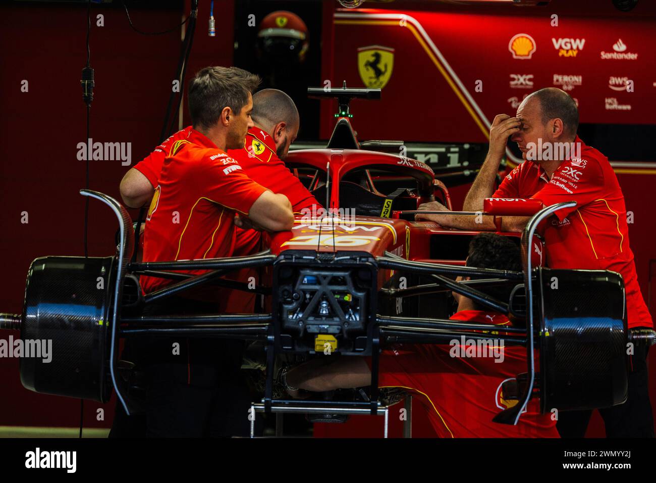 MANAMA, BAHREÏN, circuit international de Bahreïn, 28.Feb.2024 : Scuderia Ferrari F1 et mécaniciens pendant le Grand Prix de formule 1 de Bahreïn Banque D'Images