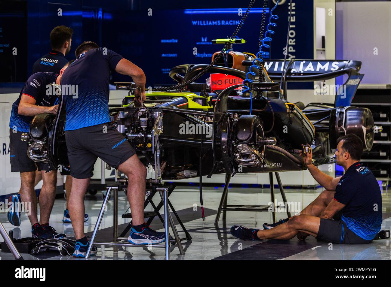 MANAMA, BAHREÏN, circuit international de Bahreïn, 28.Feb.2024 : Williams Racing F1 et mécaniciens pendant le Grand Prix de formule 1 de Bahreïn Banque D'Images