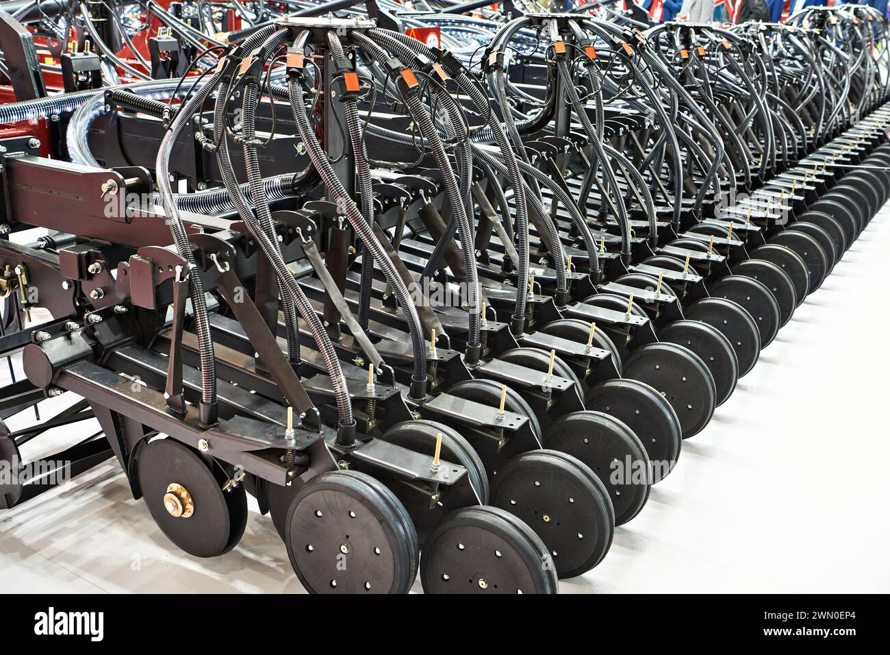Semoir pneumatique pour machines agricoles à l'exposition Banque D'Images