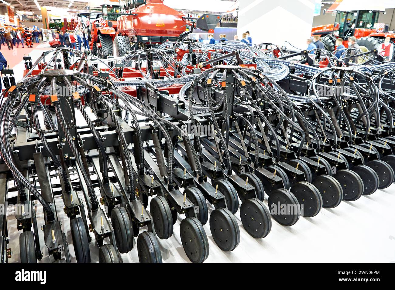 Semoir pneumatique pour machines agricoles à l'exposition Banque D'Images