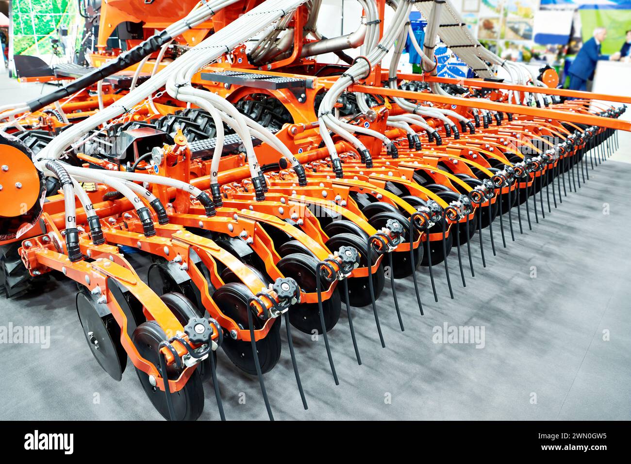 Semoir pneumatique pour machines agricoles à l'exposition Banque D'Images