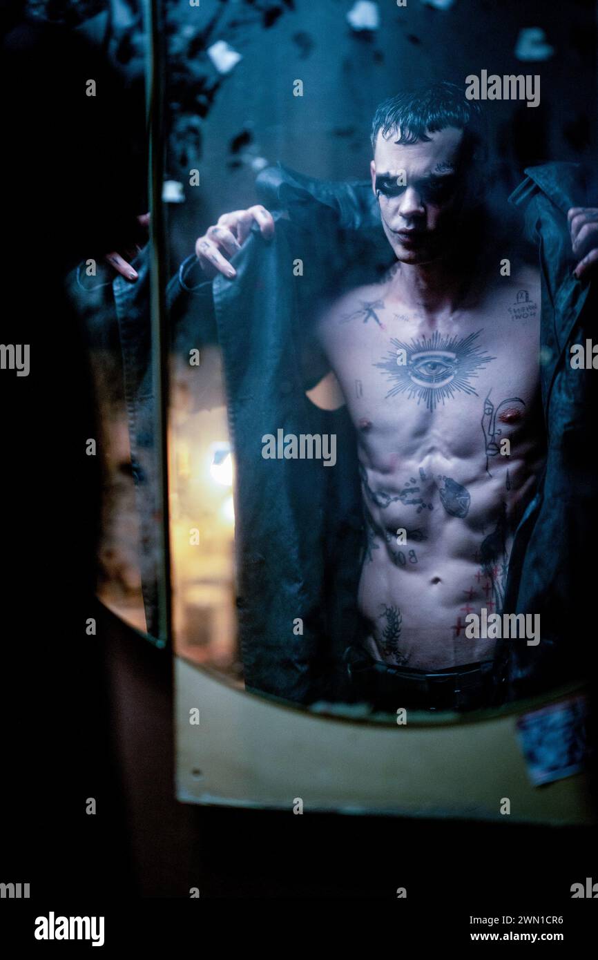 DATE DE SORTIE : 7 juin 2024 TITRE : The Crow. STUDIO : Lionsgate. RÉALISATEUR : Rupert Sanders. INTRIGUE : une réinvention moderne du personnage bien-aimé, le Crow, basée sur le roman graphique original de James O'Barr. EN VEDETTE : BILL SKARSGARD dans le rôle d'Eric Draven. (Crédit image : © Lionsgate/Entertainment Pictures/ZUMAPRESS.com) USAGE ÉDITORIAL UNIQUEMENT ! Non destiné à UN USAGE commercial ! Banque D'Images