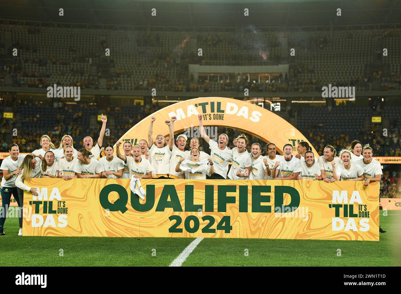 MELBOURNE, AUSTRALIE Melbourne, Victoria, Australie. 28 février 2024. L'équipe nationale australienne « Matildas » célèbre sa qualification pour les Jeux olympiques de Paris 2024 lors du tournoi de qualification olympique féminin de l'AFC 2024 R3 Australia Women vs Ouzbékistan Women au stade Marvel de Melbourne. Crédit : Karl Phillipson/Alamy Live News Banque D'Images