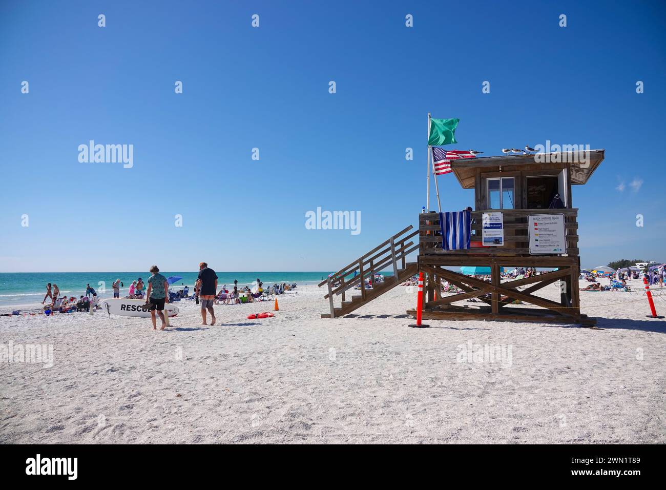 USA Florida FL Sarasota Lido Key Lido Beach station de sauveteur par une journée ensoleillée Banque D'Images