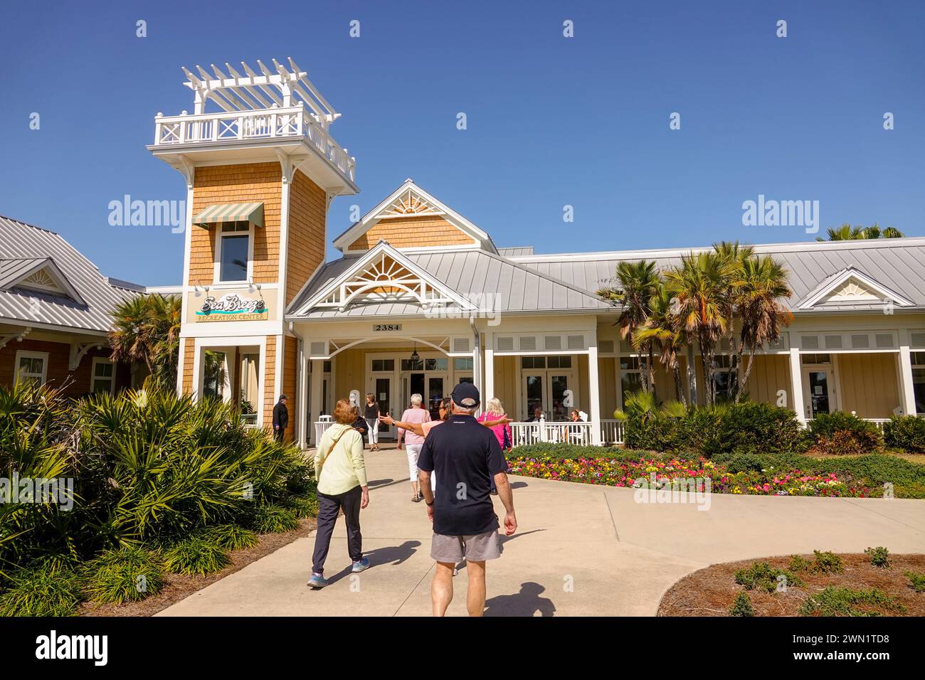 États-Unis Floride FL les villages retraités de la communauté des retraités seniors - extérieur du centre de loisirs Banque D'Images