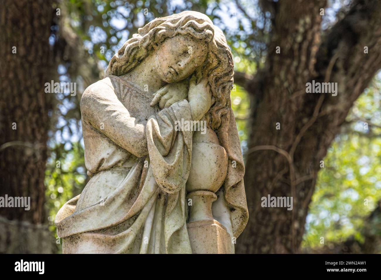 Statue de marqueur funéraire au cimetière historique de Bonaventure à Savannah, Géorgie. (ÉTATS-UNIS) Banque D'Images