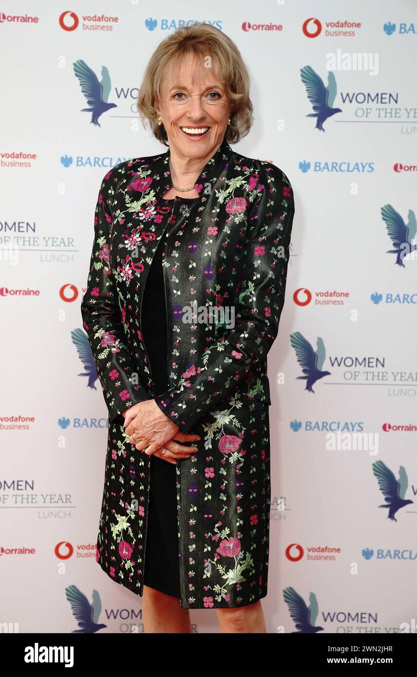 Photo du dossier datée du 11/10/21 de Dame Esther Rantzen qui a déclaré que les gens ne devraient plus pouvoir prétendre que permettre l'aide à mourir est préjudiciable au système de soins palliatifs d'un pays après qu'un rapport parlementaire n'a trouvé aucune indication que c'est le cas. Date d'émission : jeudi 29 février 2024. Banque D'Images