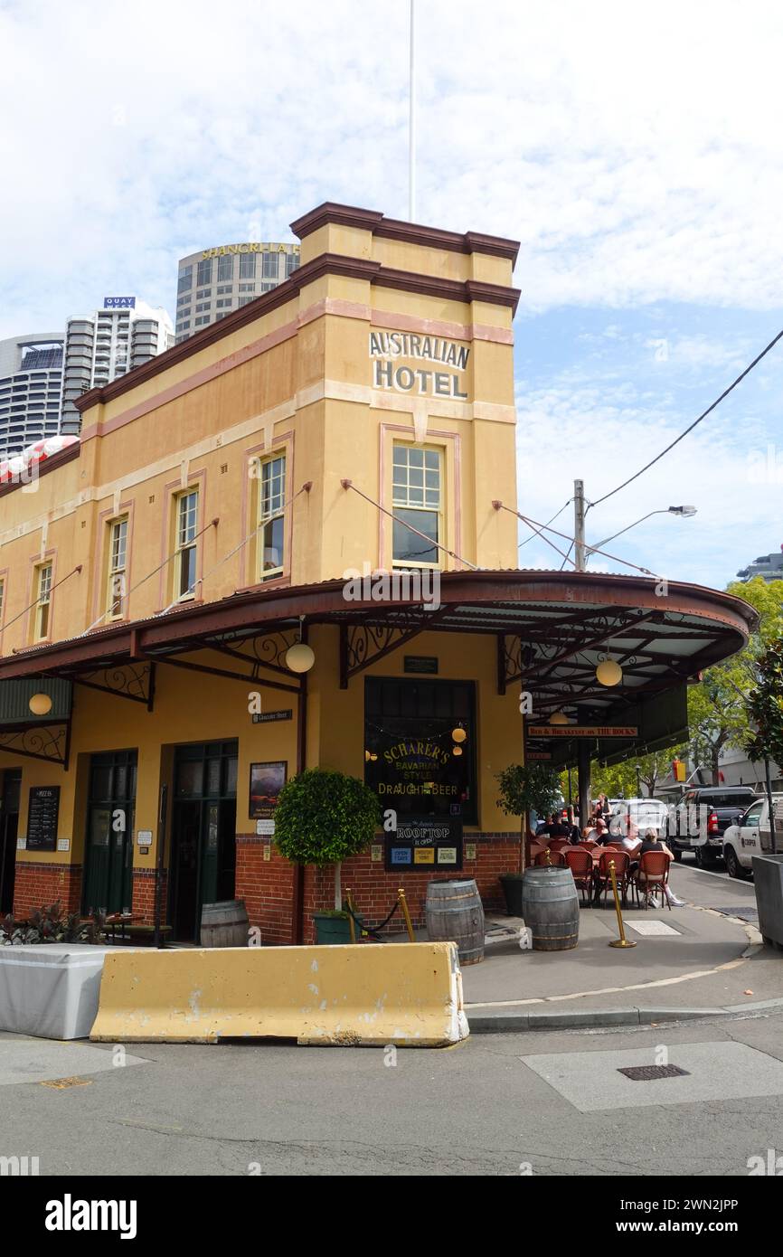 L'Australian Hotel est un hôtel classé au patrimoine situé au 100-104 Cumberland Street à The Rocks, Sydney, Australie. La structure actuelle a été construite Banque D'Images