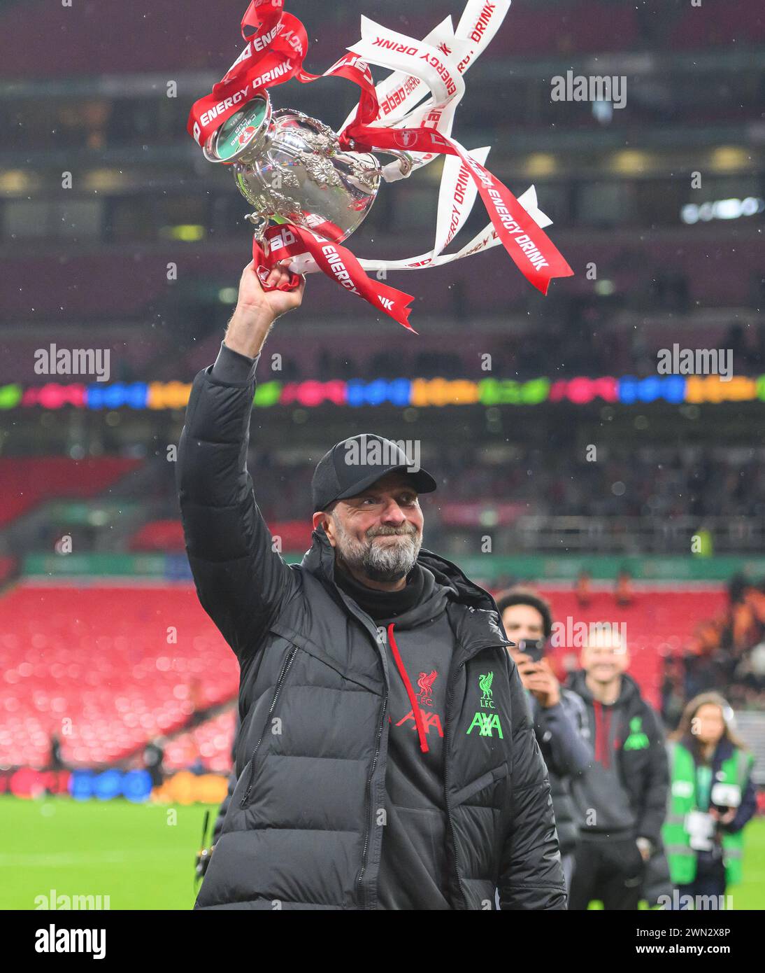 25 février 2024 - Chelsea v Liverpool - finale de la Coupe de Carabao - stade de Wembley. Jurgen Klopp célèbre Liverpool qui remporte la Carabao Cup 2024. Pic:marquer la douleur Banque D'Images