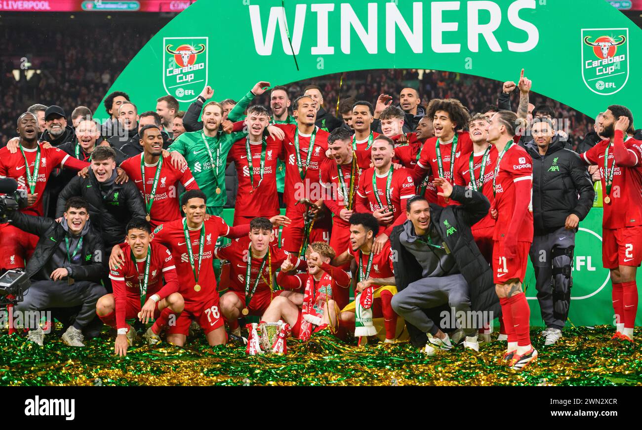 25 février 2024 - Chelsea v Liverpool - finale de la Coupe de Carabao - stade de Wembley. Liverpool célèbre avoir remporté la Carabao Cup 2024. Photo : Mark pain/Alamy Banque D'Images