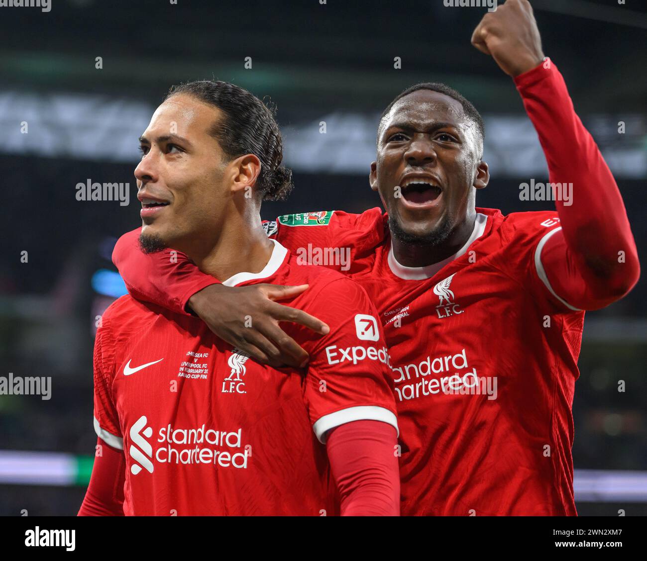 25 février 2024 - Chelsea v Liverpool - finale de la Coupe de Carabao - stade de Wembley. Virgil Van Dijk de Liverpool célèbre son but qui a ensuite été refusé. Banque D'Images