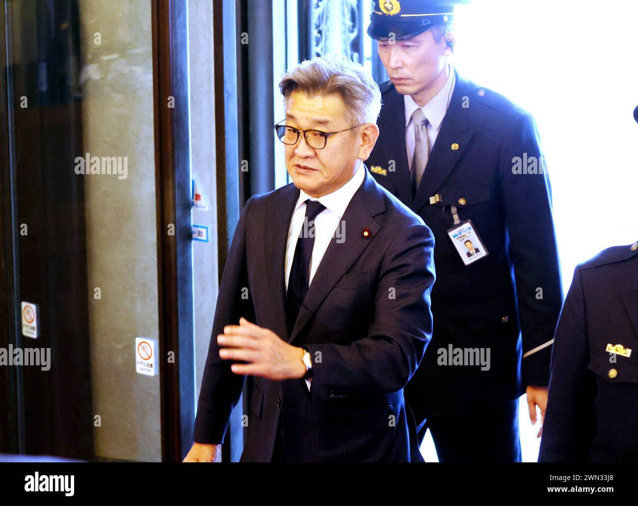 Tokyo, Japon. 29 février 2024. L'ancien ministre japonais des Affaires intérieures Ryota Takeda arrive à la Diète nationale à Tokyo alors qu'il assiste à la session du comité d'éthique politique de la Chambre basse pour s'excuser de son scandale des fonds politiques le jeudi 29 février 2024. (Photo de Yoshio Tsunoda/AFLO) Banque D'Images