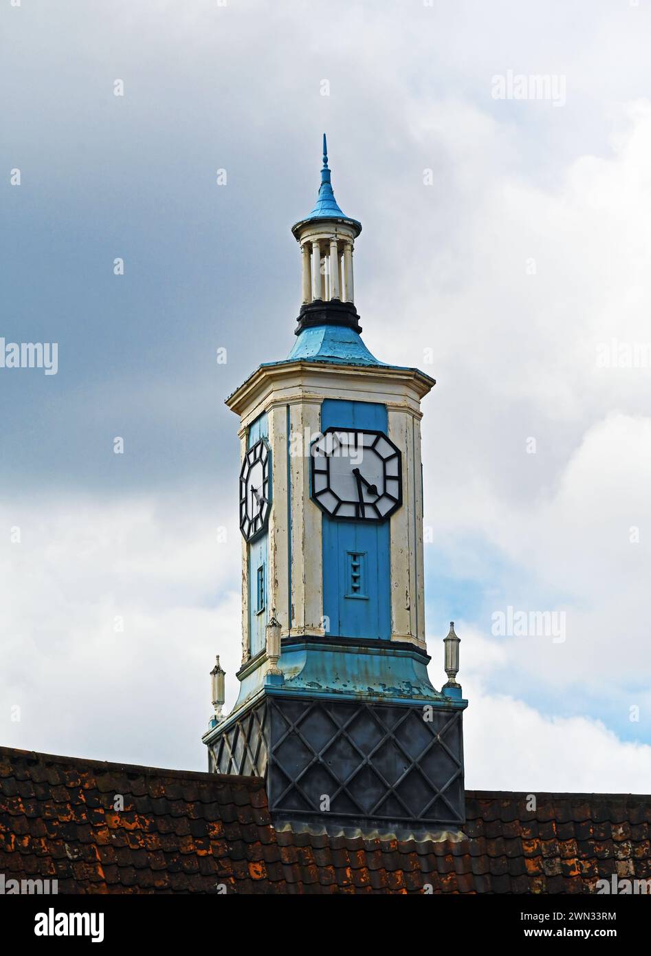 Tour de l'horloge. The Old Square Shopping Centre, Bridge Street, Walsall, West Midlands, Angleterre, Royaume-Uni, Europe. Banque D'Images