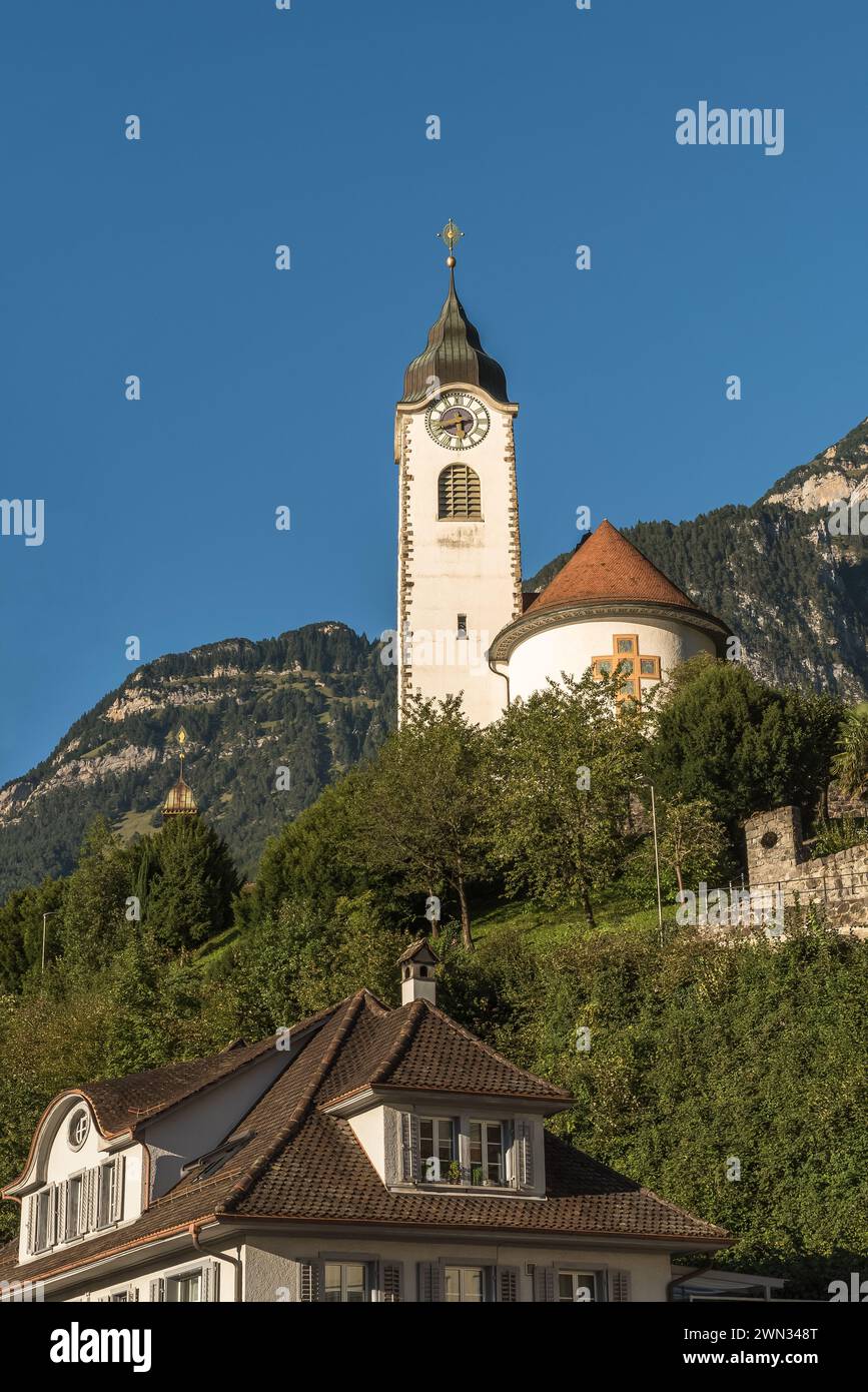 Église paroissiale catholique de Fluelen sur le lac de Lucerne, canton d'Uri, Suisse Banque D'Images