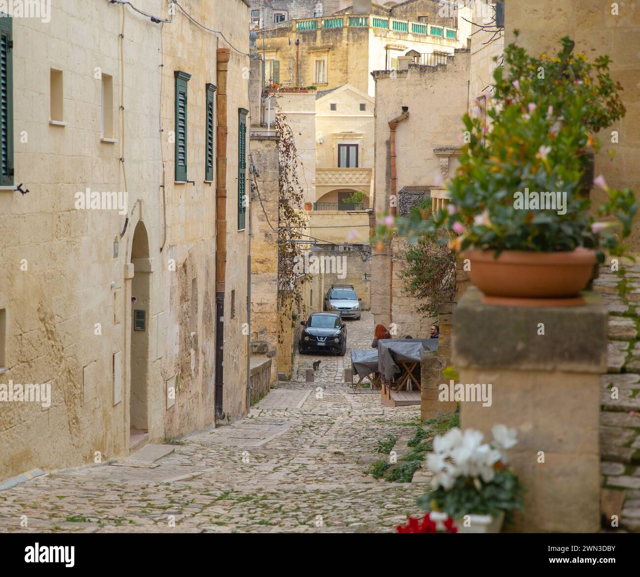 Matera, Italie–30 décembre 2023 : L'étroite ruelle de Matera Banque D'Images