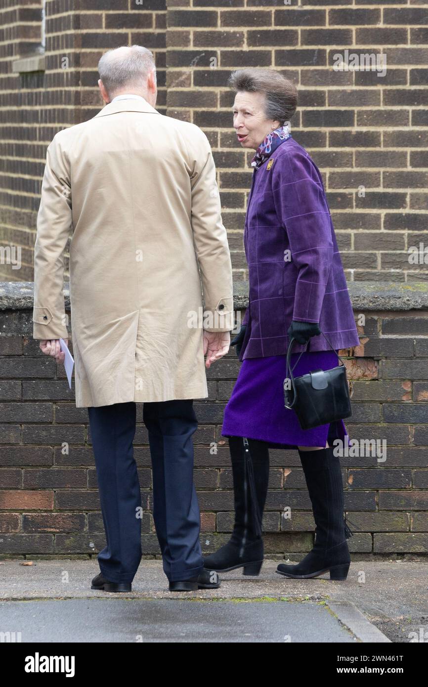 06/02/24 le lendemain du diagnostic de cancer de son frère le Roi Charles, SAR, la Princesse Anne, la Princesse Royale arrive à Eastwood Primary Care C Banque D'Images