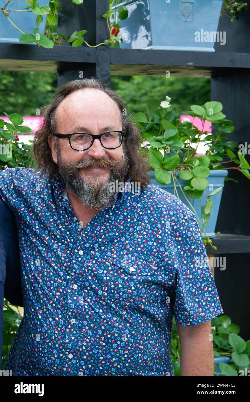 FICHIERS PHOTOS. 29 février 2024. Le chef célèbre des motards chevelus, Dave Myers, est malheureusement décédé à l'âge de 66 ans. Le chef a annoncé qu'il recevait un traitement contre le cancer en 2022. East Molesley, Surrey, Royaume-Uni. Le chef de célébrité Dave Myers assiste à la journée de presse de RHS Hampton court en 2017. Crédit : Maureen McLean/Alamy Live News Banque D'Images