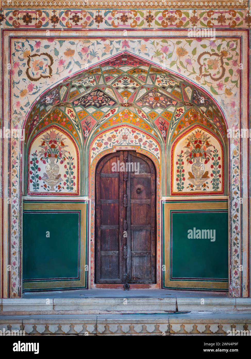 Détail de la porte de Ganesh Pol au fort historique d'Amer à Jaipur, en Inde. Banque D'Images