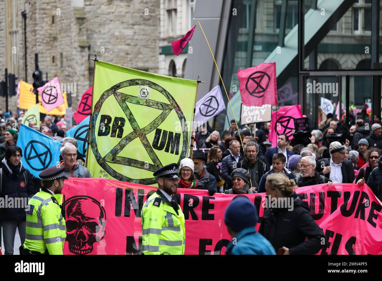 Les activistes climatiques d’extinction Rebellion ciblent Lloyds pour protester contre le rôle de l’industrie mondiale de l’assurance travaillant pour l’industrie des combustibles fossiles. Banque D'Images