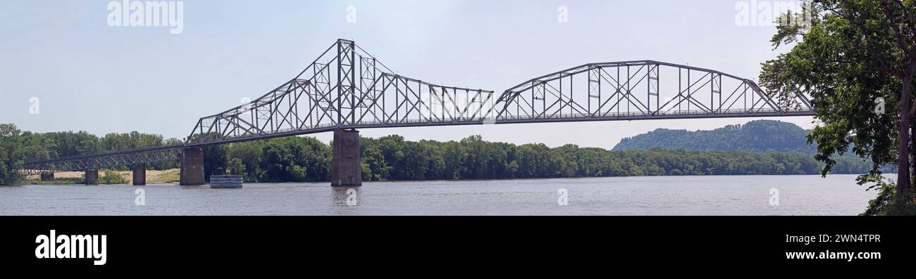 Le DOT de l'Iowa a temporairement fermé le pont Black Hawk sur l'autoroute 82, enjambe le fleuve Mississippi, rejoignant Lansing IA, au comté de Crawford, WISCONSIN. Le Banque D'Images