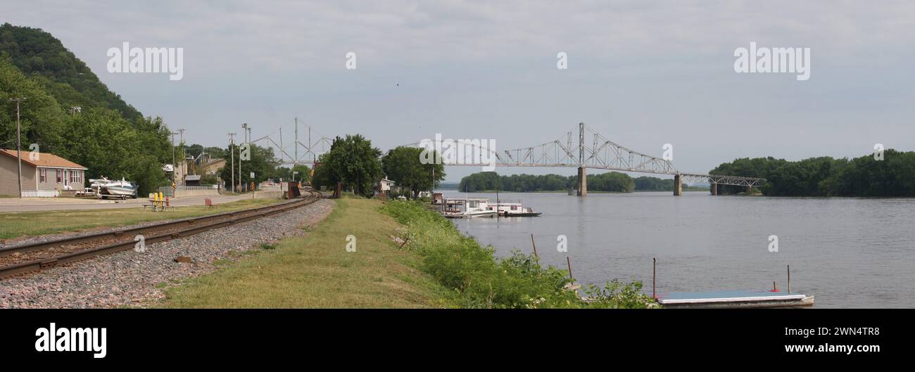 Le DOT de l'Iowa a temporairement fermé le pont Black Hawk sur l'autoroute 82, enjambe le fleuve Mississippi, rejoignant Lansing IA, au comté de Crawford, WISCONSIN. Le Banque D'Images
