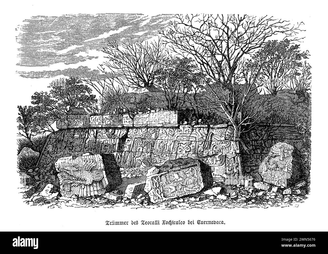 Ruines Xochicalco des pyramides aztèques du Mexique. Nichées dans le terrain accidenté de Morelos, au Mexique, les ruines de Xochicalco sont un spectacle captivant de puissance et d'ingéniosité méso-américaines. Ce complexe fortifié, autrefois un centre prospère de culture, de commerce et d'astronomie, est réputé pour ses impressionnantes pyramides aztèques, ses stèles finement sculptées et son observatoire sophistiqué. L'emplacement stratégique du site sur une colline offre des vues panoramiques à couper le souffle, suggérant son importance en tant que site militaire et cérémoniel. Le mélange unique de styles architecturaux de Xochicalco reflète les diverses influences culturelles Banque D'Images