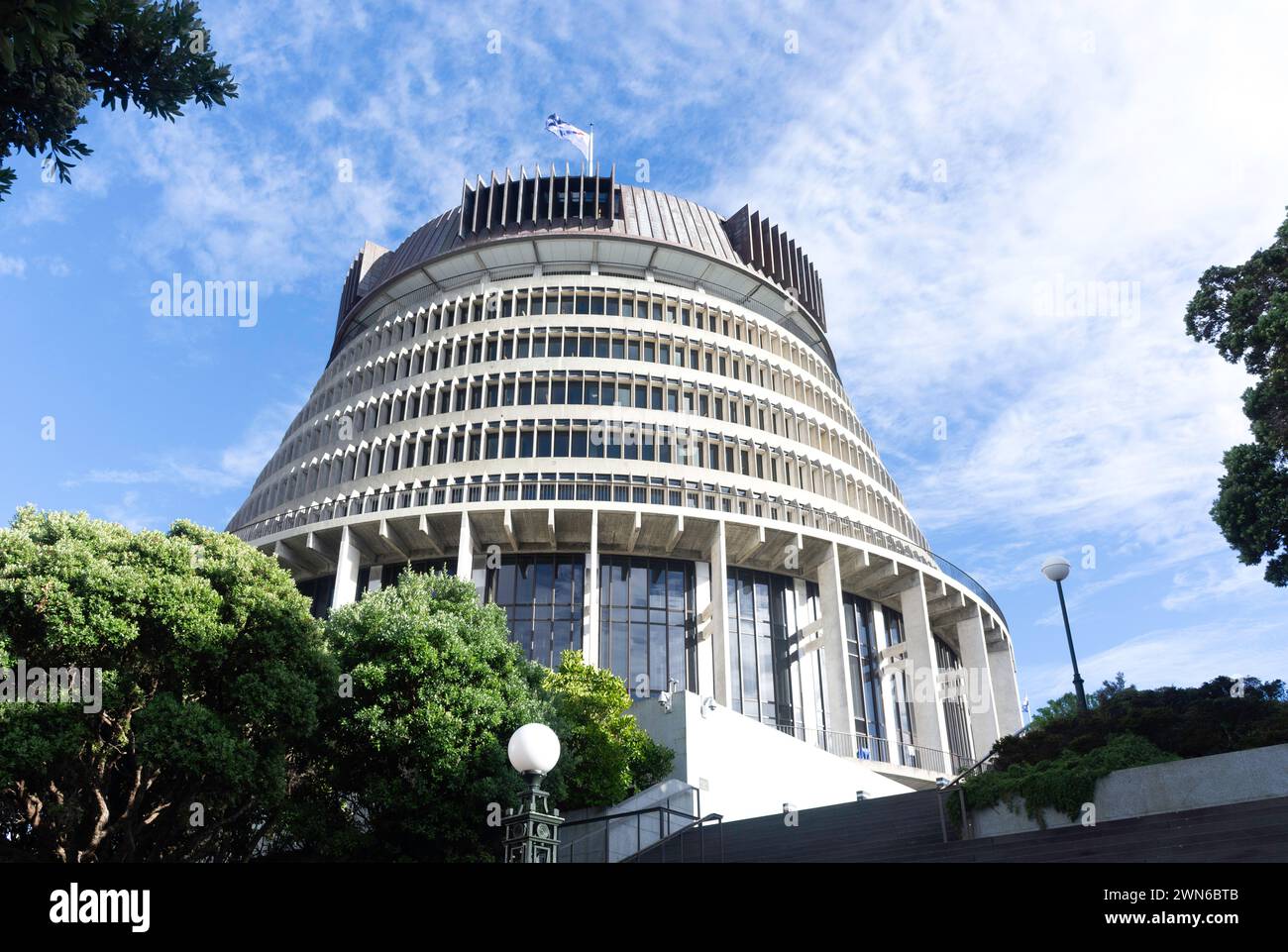 Le bâtiment du parlement Beehive (te Whare Mīere) de Lambton Quay, Wellington, Nouvelle-Zélande Banque D'Images